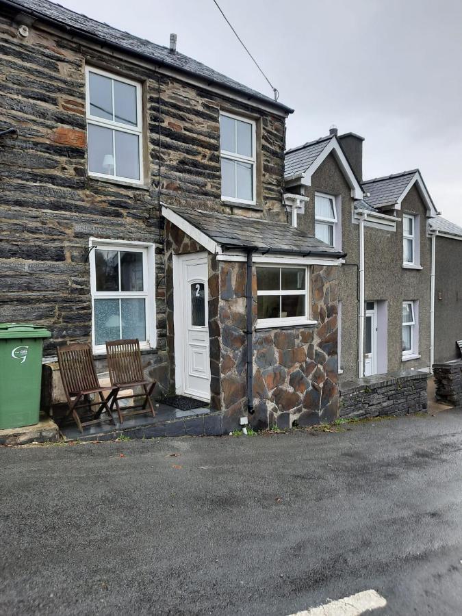 Snowdonia Rock Cottage - Cosy And Pet Friendly Penrhyndeudreath Luaran gambar